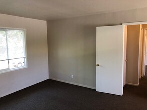 742 Boysen Ave in San Luis Obispo, CA - Foto de edificio - Building Photo