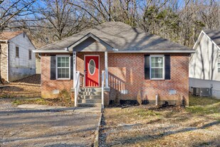 2821 Old Matthews Rd in Nashville, TN - Building Photo