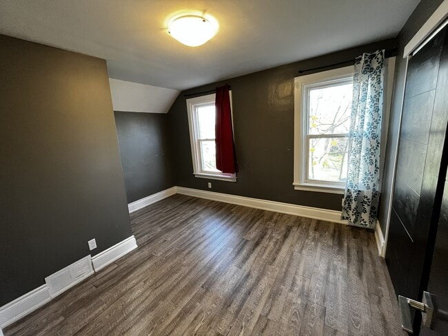 29 Haynes Ave in St Catharines, ON - Building Photo - Building Photo