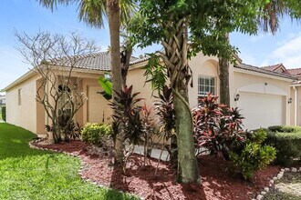 141 Seminole Lakes Dr in Royal Palm Beach, FL - Building Photo - Building Photo