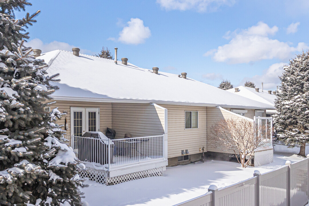 Sunrise Village in Edmonton, AB - Building Photo