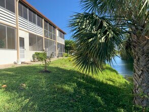 192 Northampton J in West Palm Beach, FL - Building Photo - Building Photo