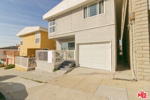 225 Rosecrans Ave, Unit 1 in Manhattan Beach, CA - Building Photo