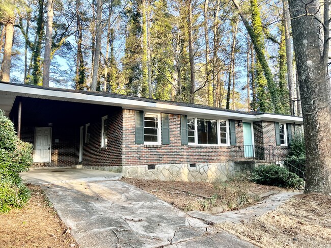 3262 Pinehill Dr in Decatur, GA - Building Photo - Building Photo