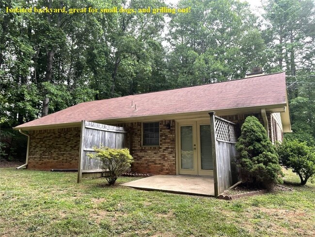 1615 Bald Ridge Marina Rd in Cumming, GA - Foto de edificio - Building Photo