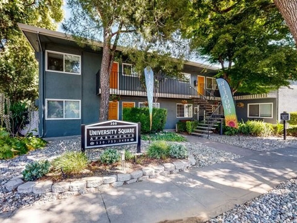 University Square Apartments in Davis, CA - Foto de edificio