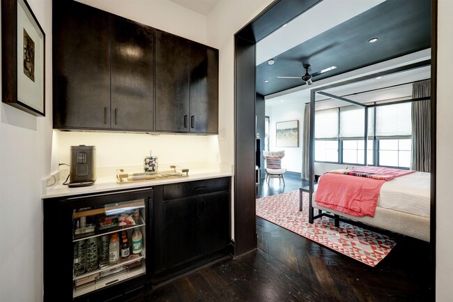 property at 2521 Westgate Dr