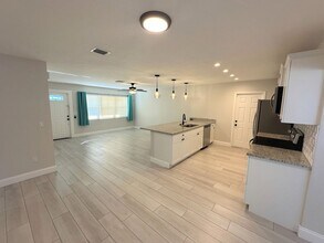 4499 E Alhambra Cir in Naples, FL - Building Photo - Building Photo