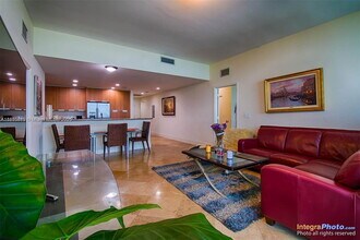 7901 Hispanola Ave in North Bay Village, FL - Building Photo - Building Photo