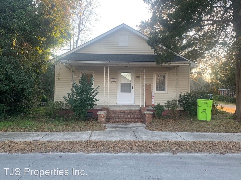 1819 Wilmington St in New Bern, NC - Building Photo