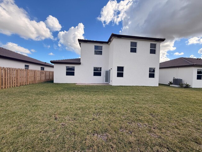 2954 SE 23rd Ave in Homestead, FL - Foto de edificio - Building Photo