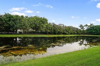 2267 Cordoba Bend in Weston, FL - Foto de edificio - Building Photo