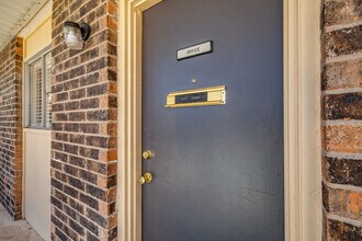 Aura Court Apartments in San Angelo, TX - Building Photo - Building Photo