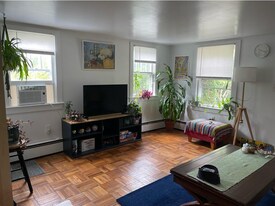 140 Walker St, Unit Apt. A in Falmouth, MA - Building Photo