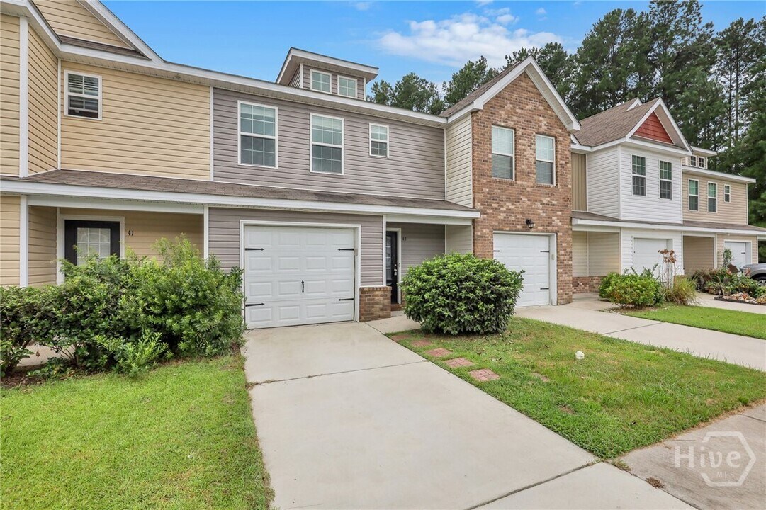 43 Mossy Oak Cove in Savannah, GA - Building Photo