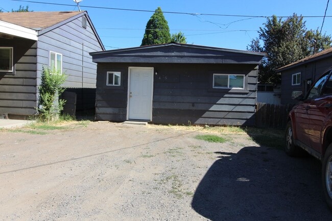 4115 Homedale Rd in Klamath Falls, OR - Building Photo - Building Photo