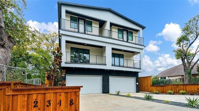 2316 Arroyo Ave