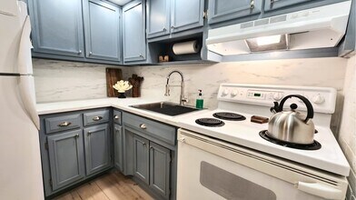 2501 N Ocean Blvd, Unit 5 in Pompano Beach, FL - Building Photo - Building Photo