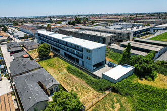 13605 Cerise Ave in Hawthorne, CA - Building Photo - Building Photo