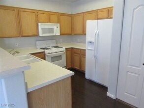 700 Carnegie St, Unit 311 in Henderson, NV - Building Photo - Building Photo
