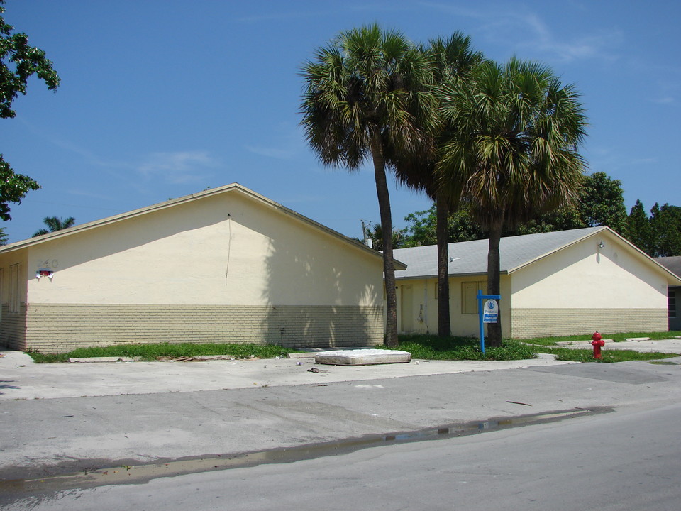 240 SW 20th Ave in Fort Lauderdale, FL - Building Photo