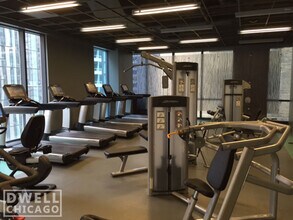 77 E Lake St, Unit 2 in Chicago, IL - Building Photo - Building Photo