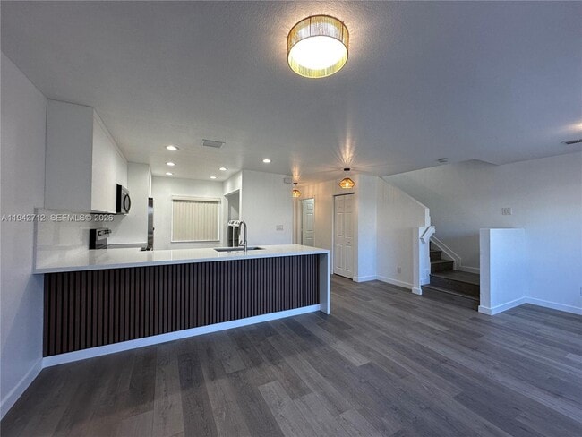 322 NE 3rd St in Hallandale Beach, FL - Building Photo - Building Photo