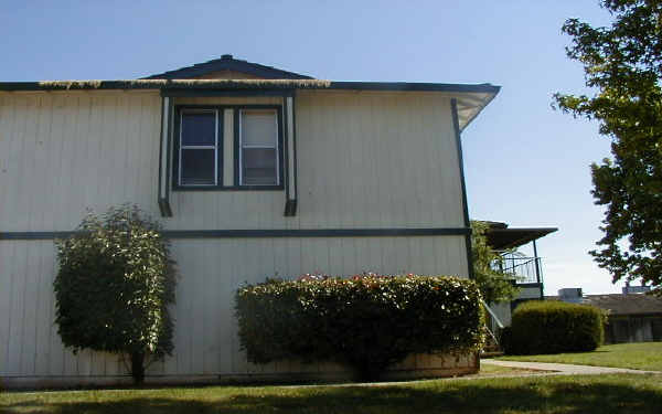 8955 Rancho Grande Ct in Elk Grove, CA - Foto de edificio