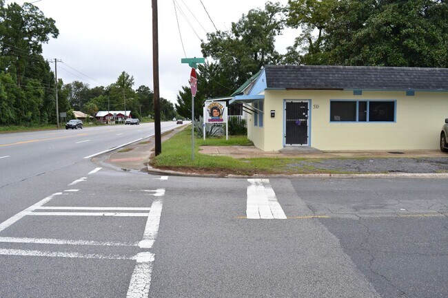 1021 S Georgia Pkwy E in Waycross, GA - Building Photo - Building Photo