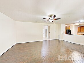 12043 Belle Ct in Pinehurst, TX - Foto de edificio - Building Photo