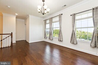 42087 Shadows Pride Terrace in Aldie, VA - Foto de edificio - Building Photo