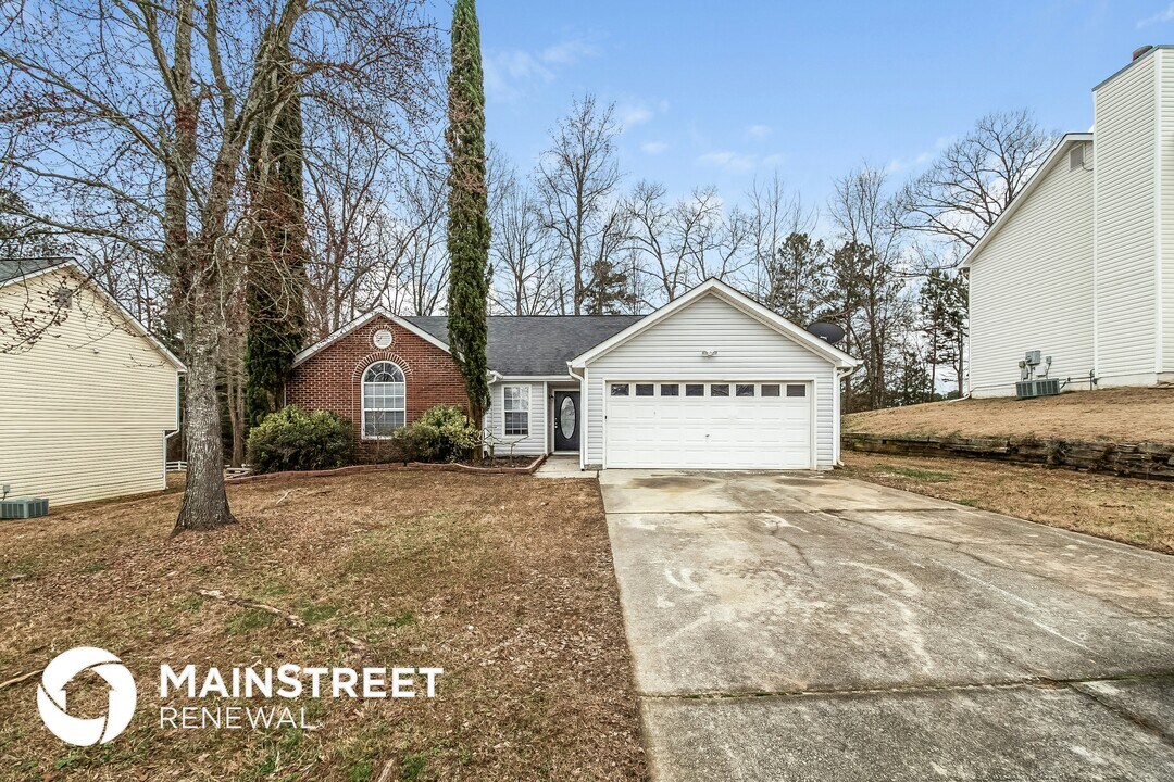 831 Rosewood Cir in Jonesboro, GA - Building Photo