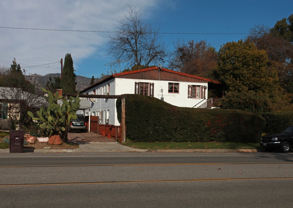 1639 Riverside Dr in Glendale, CA - Building Photo