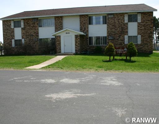 810 4th St in Taylor, WI - Foto de edificio