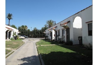 732 S Fetterly Ave in Los Angeles, CA - Building Photo - Building Photo