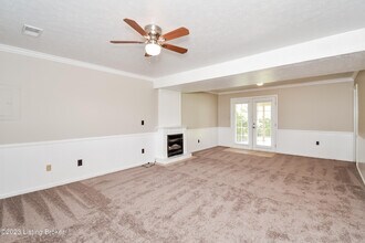 1042 Cristland Rd in Louisville, KY - Building Photo - Building Photo