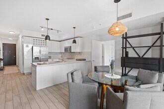 999 SW 1st Ave, Unit 2502 in Miami, FL - Building Photo - Building Photo