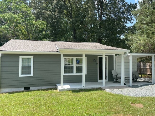 property at 609 Lakeshore Dr