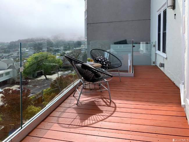 753 Corbett Ave in San Francisco, CA - Building Photo - Building Photo