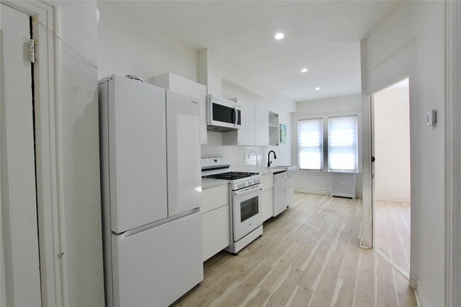 39-36 Skillman Ave in Queens, NY - Building Photo - Building Photo