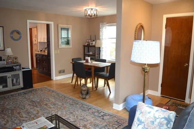 509 Caromar Dr in Madison, WI - Building Photo - Building Photo