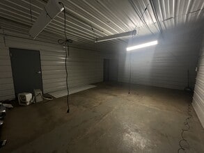 16093 SW Roy Rogers Rd in Sherwood, OR - Building Photo - Building Photo