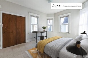Room in Shared 5 bed/1 bath home in Cambridge, MA - Building Photo