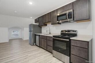 799 E Grand Blvd in Detroit, MI - Building Photo - Building Photo