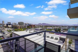 200 Hoover Ave in Las Vegas, NV - Building Photo - Building Photo