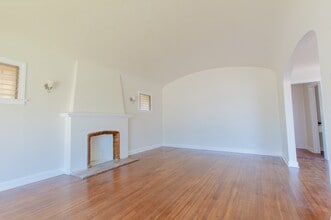 2013 W 75th St in Los Angeles, CA - Building Photo - Building Photo