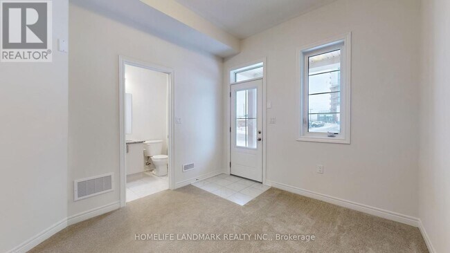 105 Air Dancer Cres in Oshawa, ON - Building Photo - Building Photo
