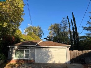 520 Dawkins Dr in Lafayette, CA - Building Photo - Building Photo
