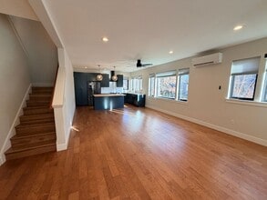 6277 SE 49th Ave in Portland, OR - Building Photo - Building Photo