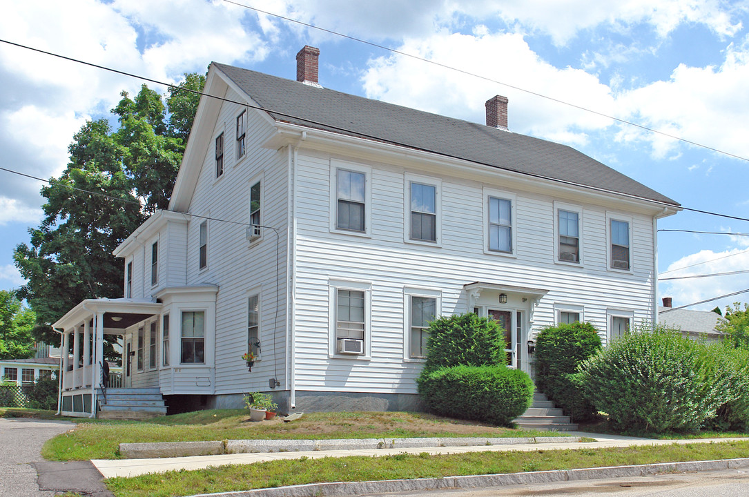 31 Grove St in Dover, NH - Building Photo